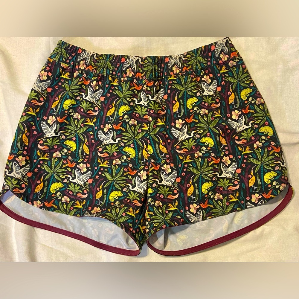 World Wide Sportsman Womens Floral Casual Athletic shorts Sz S NWT Tropical